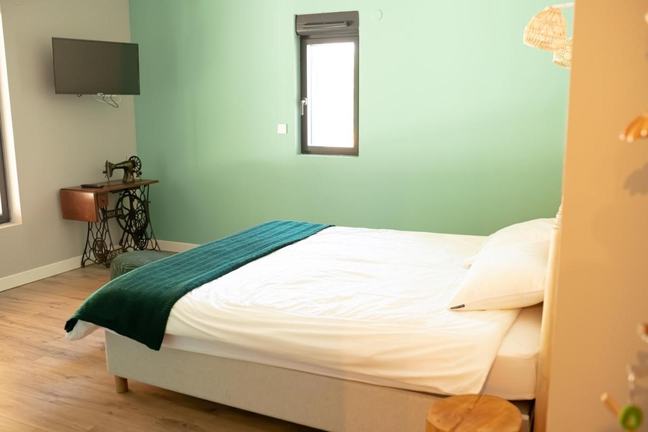 Domaine Des Jammetous - Hotel And Yoga Retreat Center La Magdelaine-Sur-Tarn Esterno foto